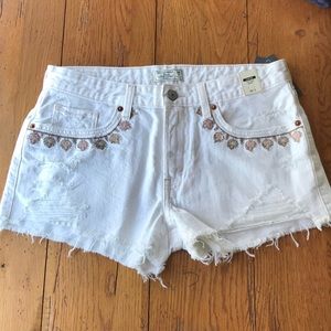 Brand new Abercrombie shorts - 26/2